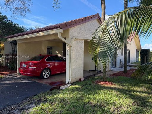 16233 Laurel Dr # 17, Weston FL 33326