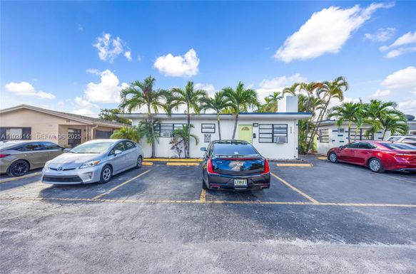 700 NE 6th St # 13, Hallandale Beach FL 33009