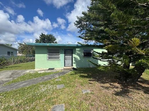 10835 SW 221 St, Other City - In The State Of Florida FL 33170