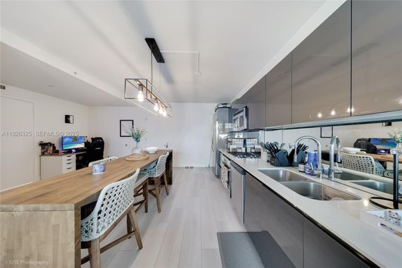 31 SE 6th St # 2506, Miami FL 33131