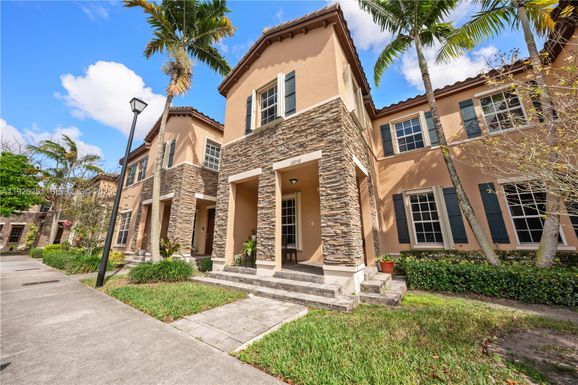 16958 SW 92nd St # 16958, Miami FL 33196