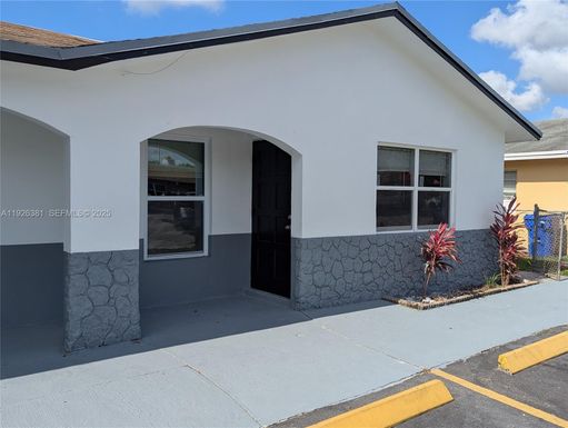 7610 SW 10th St # 1, North Lauderdale FL 33068