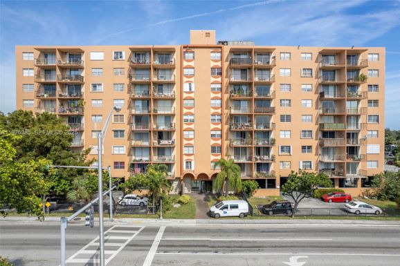 1465 NE 123rd St, North Miami FL 33161