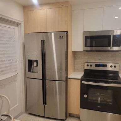 610 NE 12th Ave # 304, Hallandale Beach FL 33009