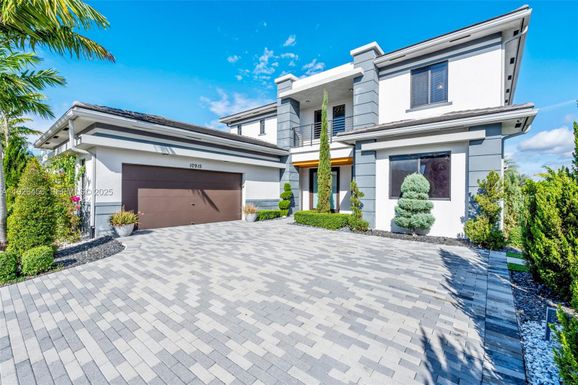 10915 Moore Dr, Parkland FL 33076