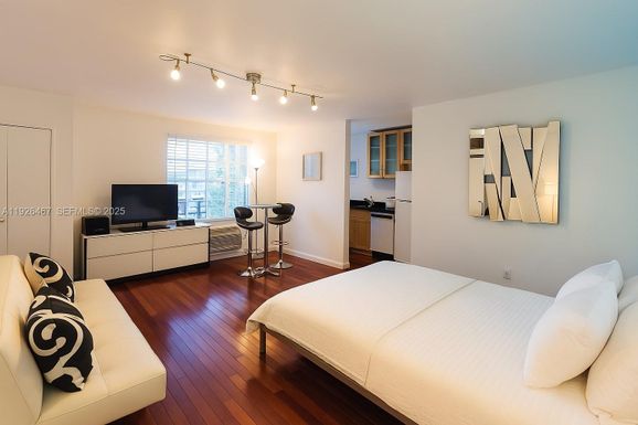 420 15th St # 106, Miami Beach FL 33139