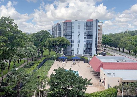 3301 N Country Club Dr # 811, Aventura FL 33180