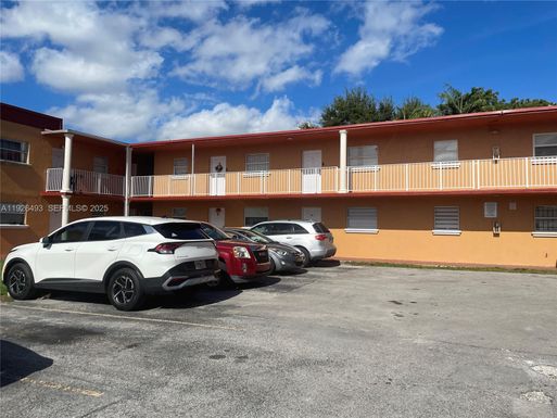 1245 W 24th St # 202, Hialeah FL 33010