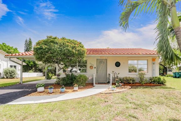 7002 NW 95th Ave, Tamarac FL 33321