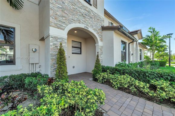 12980 SW 233rd Ter, Homestead FL 33032