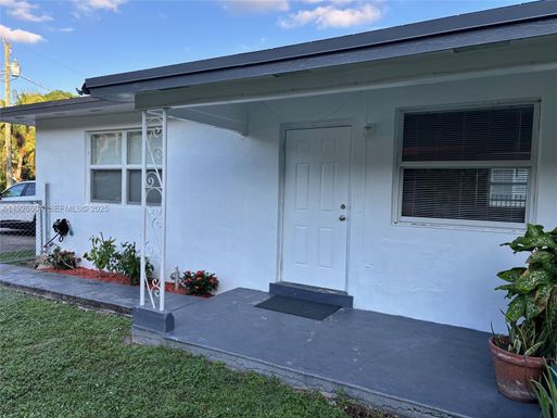 2520 NE 181st St # 2520, North Miami Beach FL 33160