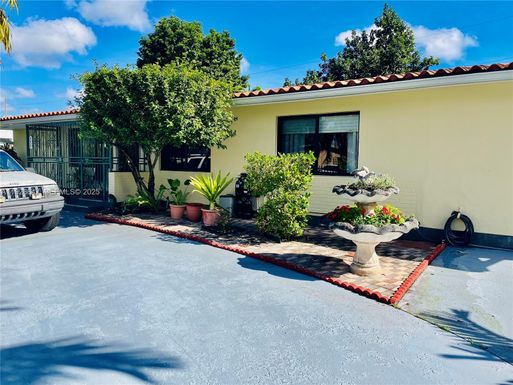 4635 SW 95th Ave, Miami FL 33165