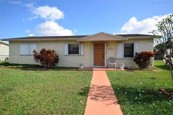 30613 SW 152nd Pl, Homestead FL 33033