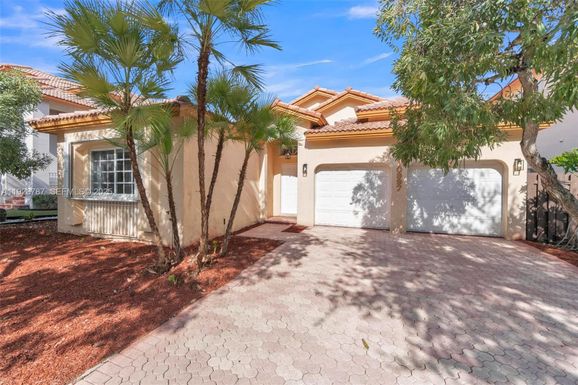 10997 NW 58th Ter, Doral FL 33178