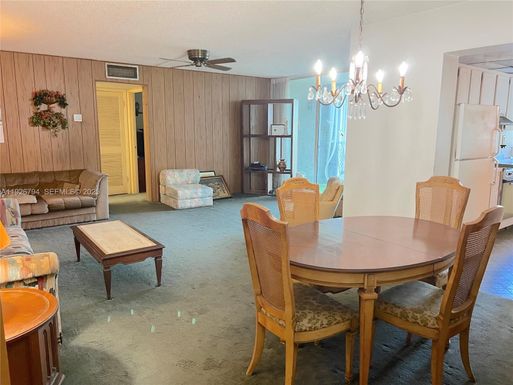 942 NE 199th St # 2B, Miami FL 33179