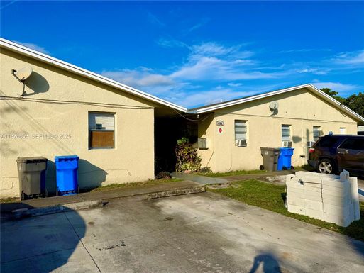 4801 SW 18th St # 3, West Park FL 33023