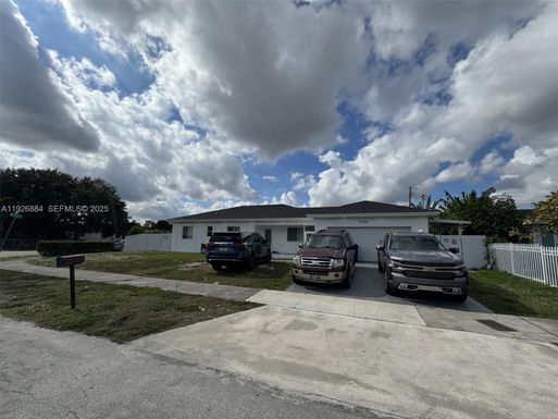 17200 NW 52nd Pl, Miami Gardens FL 33055