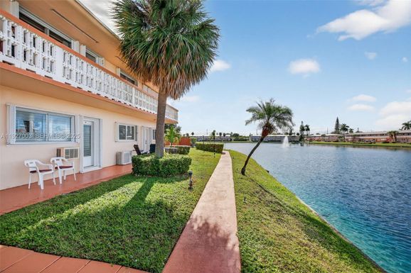 800 SW 10th Ter # 11T, Hallandale Beach FL 33009