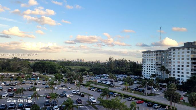 4001 Hillcrest Dr # 705, Hollywood FL 33021