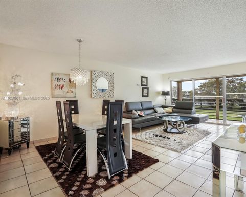 8320 Sands Point Blvd # M301, Tamarac FL 33321