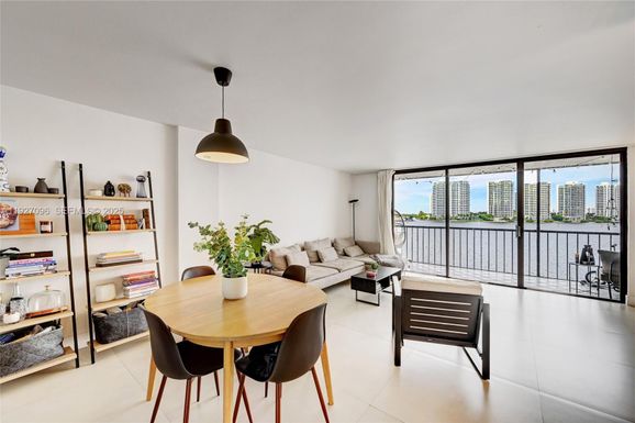 17500 N Bay Rd # S405, Sunny Isles Beach FL 33160