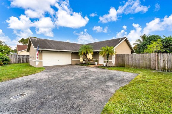 10380 SW 49th Pl, Cooper City FL 33328