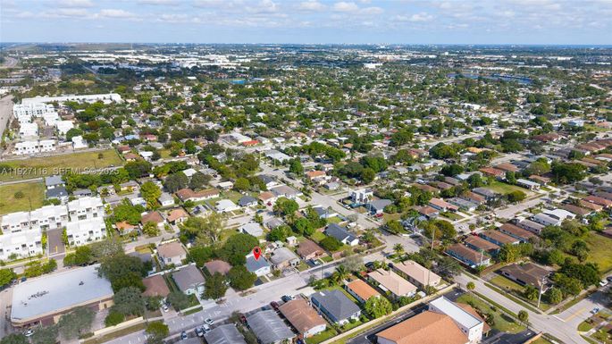 3017 NW 2nd St, Pompano Beach FL 33069