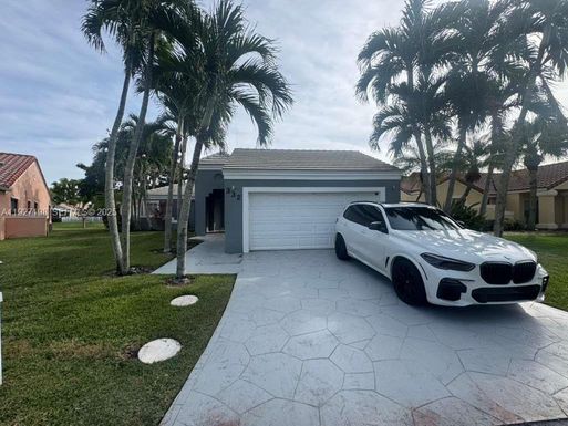 332 NW 47th Ave, Deerfield Beach FL 33442