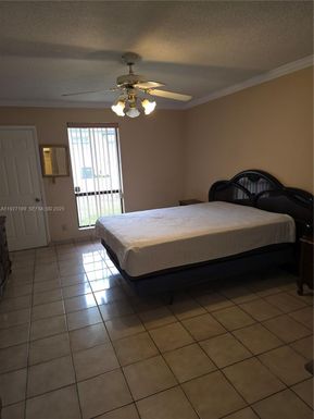 1113 NE 2nd St # 2, Hallandale Beach FL 33009