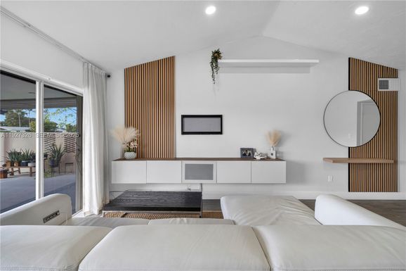 11974 SW 110th St Cir S, Miami FL 33186