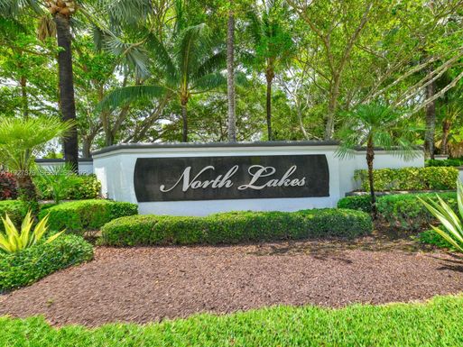 933 Falling Water Rd, Weston FL 33326