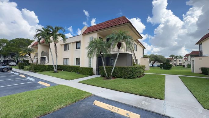 16461 Blatt Blvd # 104, Weston FL 33326