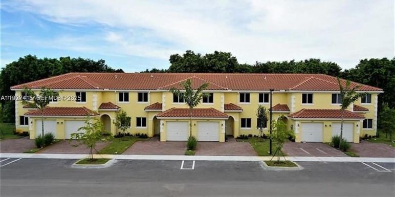 5331 SW 13th Ct, North Lauderdale FL 33068