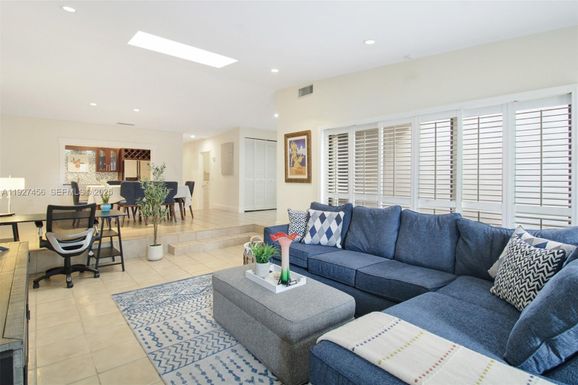 10629 SW 74th Ter, Miami FL 33173