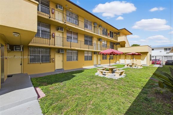 465 E 28th St # 24, Hialeah FL 33013