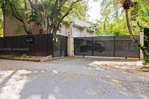 3028 Center St # 3028, Miami FL 33133