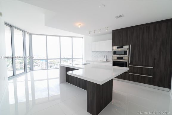 851 NE 1 AVE # 4110, Miami FL 33132