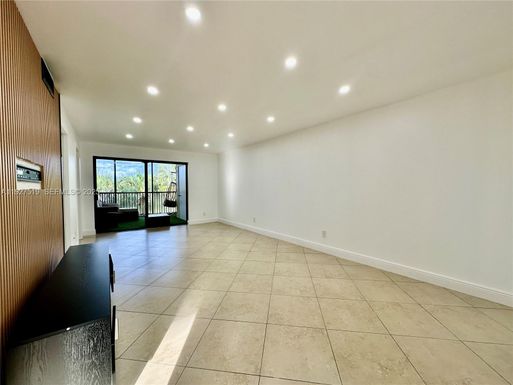 3470 Foxcroft Rd # 308, Miramar FL 33025