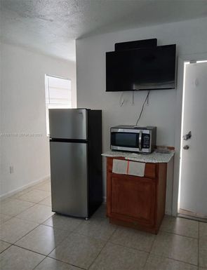 6505 Pines Pkwy # 2, Hollywood FL 33023