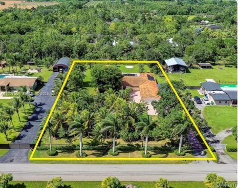 19051 SW 272nd St, Homestead FL 33031