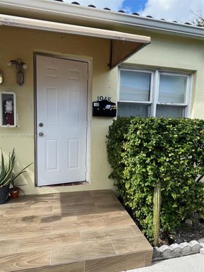 1948 Fillmore St # 1948, Hollywood FL 33020