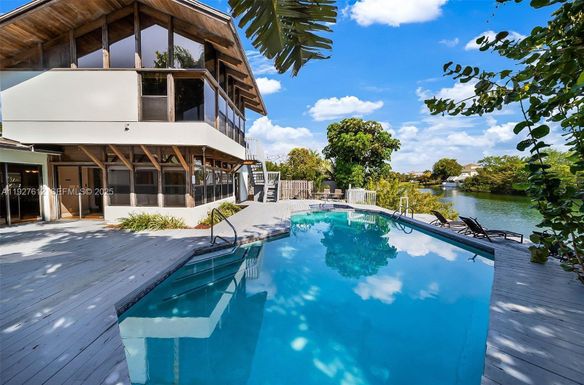 1524 NE 18th Ave, Fort Lauderdale FL 33304