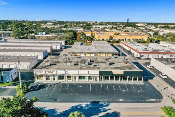 4500 N Dixie Hwy, Oakland Park FL 33334