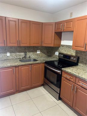 1501 Lauderdale Villa Dr, Fort Lauderdale FL 33311