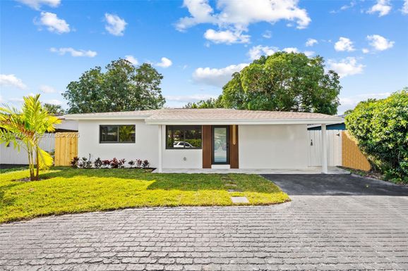 230 NE 43rd St, Oakland Park FL 33334