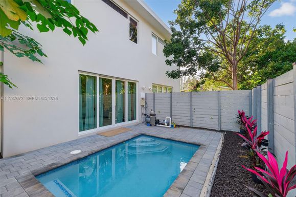 3525 Day Ave, Coconut Grove FL 33133