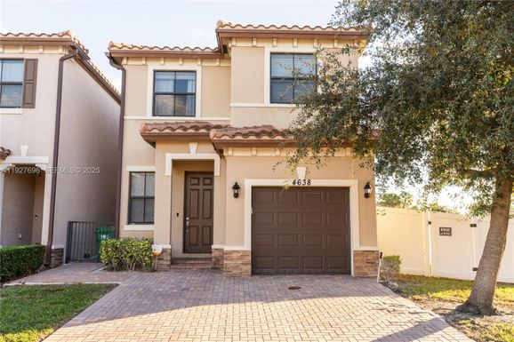 4638 NW 59th St, Tamarac FL 33319