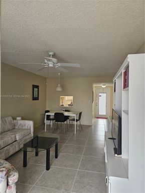 8280 Sunrise Lakes Blvd # 205, Sunrise FL 33322
