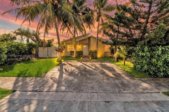 11324 SW 187th Ter, Miami FL 33157