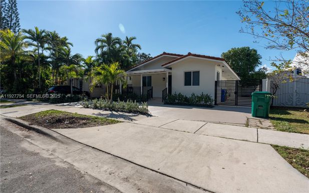 426 SW 26th Rd, Miami FL 33129